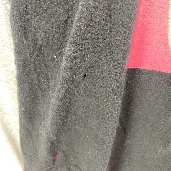 21 Men Tshirt Mens Medium Black Tee Saved By The Bell Kelly Kapowski - Picture 9 of 9